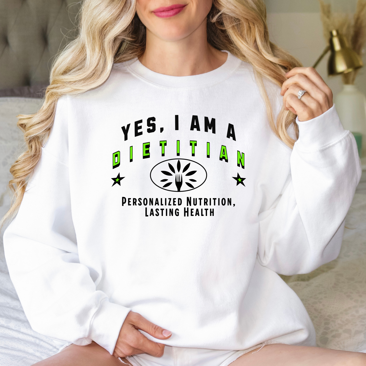 YES, I AM A DIETITIAN – Crewneck Sweatshirt for Passionate Nutrition Experts Committed to Lasting Health