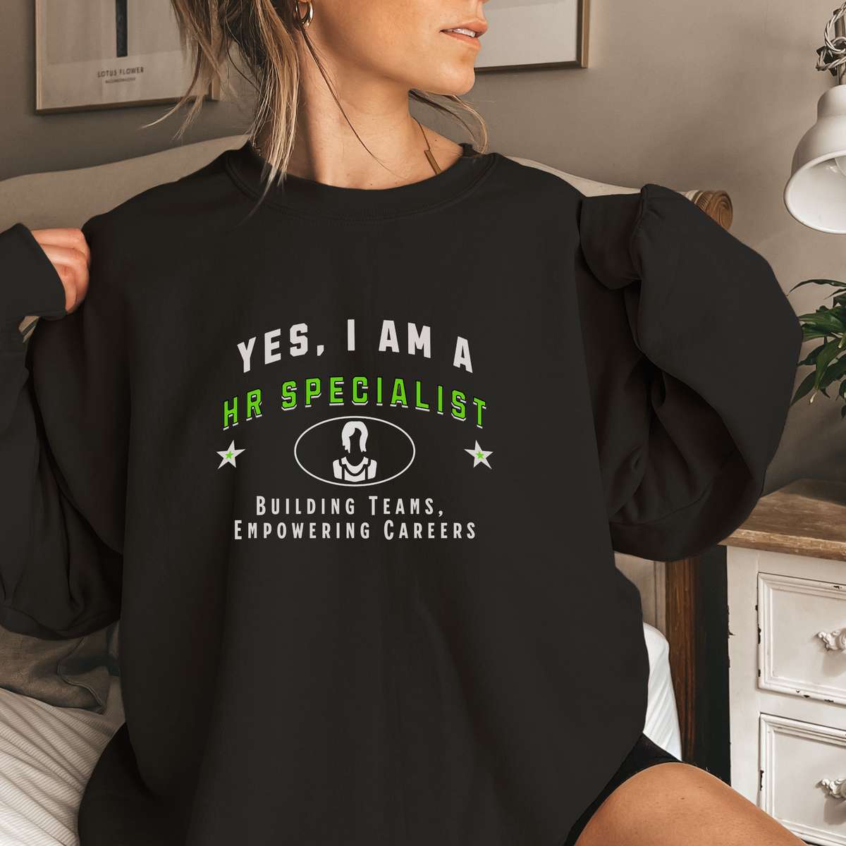 YES, I AM A HR SPECIALIST – Crewneck Sweatshirt for Dedicated Team Builders and Career Advocates