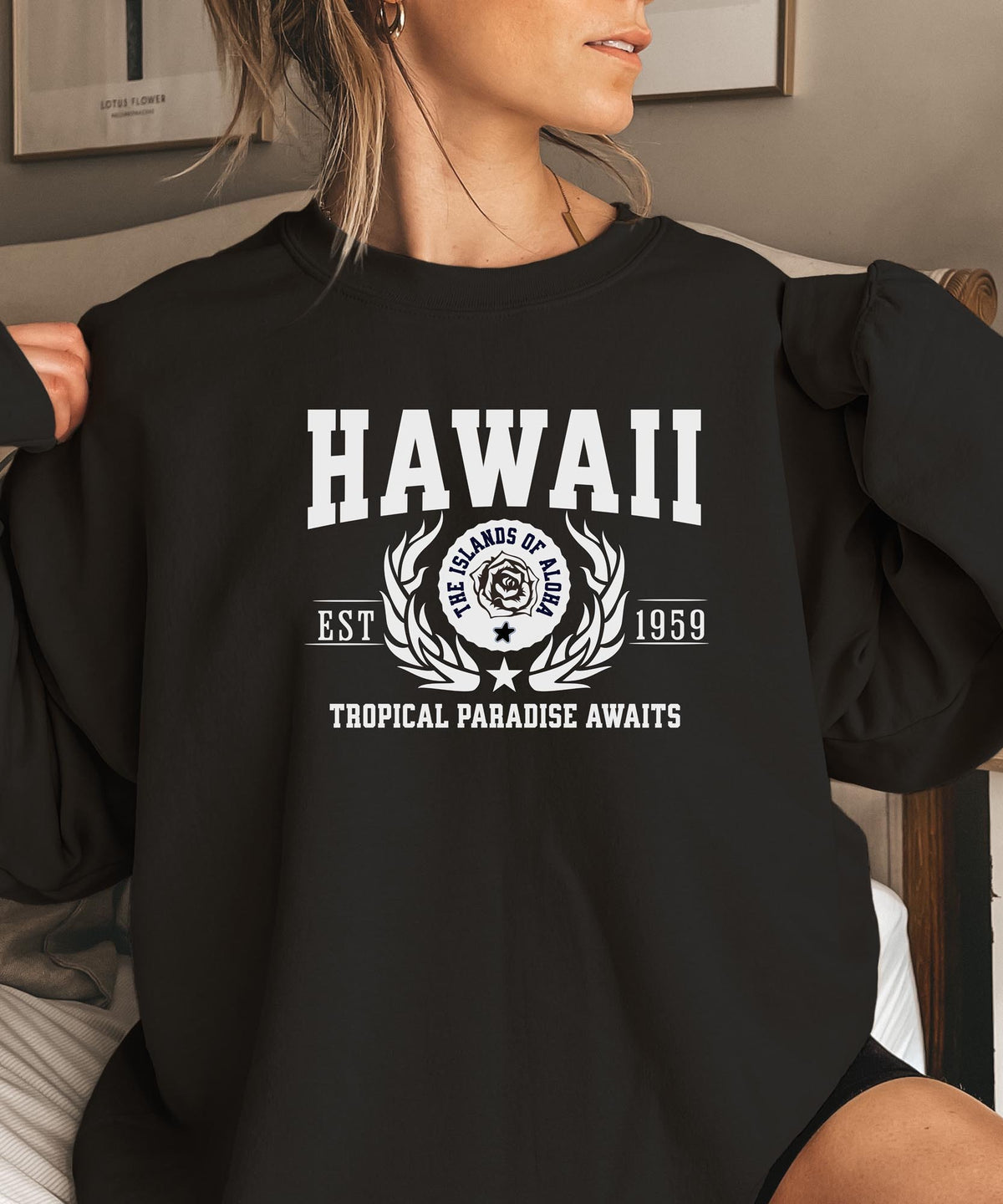 Hawaii State - &quot;Tropical Paradise Awaits&quot; Slogan T-Shirt for Island Lovers &amp; Beach Enthusiasts