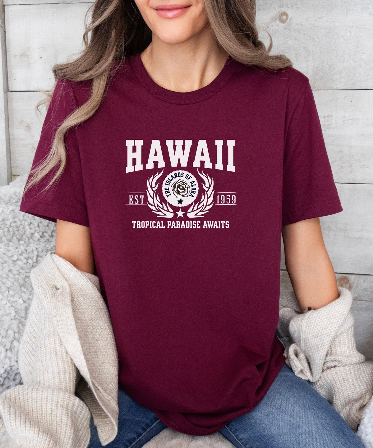 Hawaii State - &quot;Tropical Paradise Awaits&quot; Slogan T-Shirt for Island Lovers &amp; Beach Enthusiasts