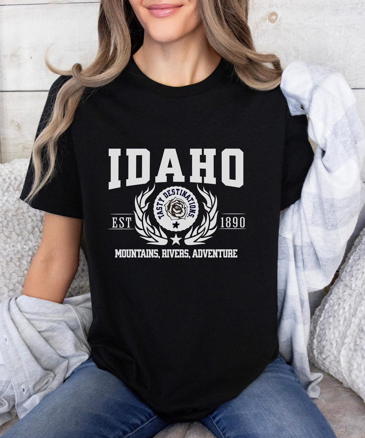 Idaho State - &quot;Mountains, Rivers, Adventure&quot; Slogan T-Shirt for Nature Lovers &amp; Outdoor Enthusiasts