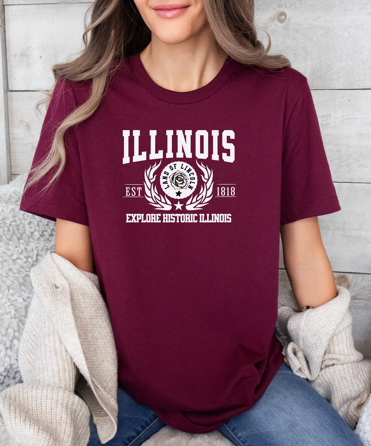 Illinois State - &quot;Explore Historic Illinois&quot; Slogan T-Shirt for History Buffs &amp; Proud Illinoisans