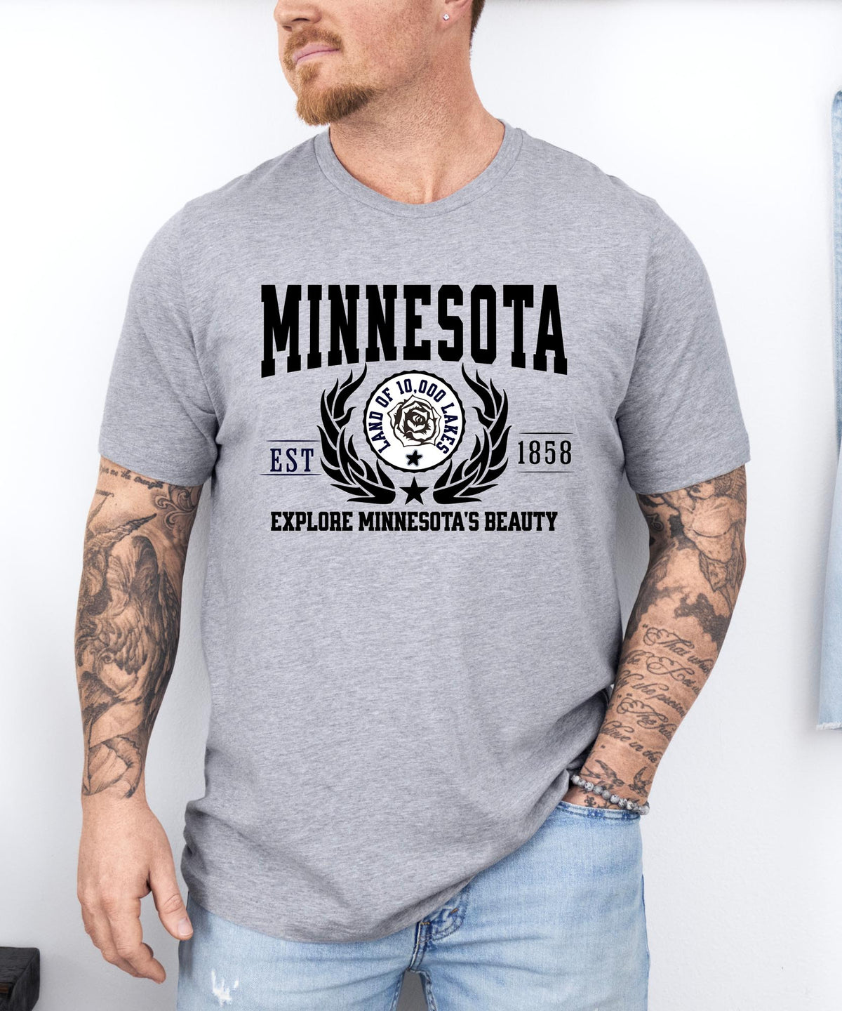 Minnesota State - &quot;Explore Minnesota&#39;s Beauty&quot; Slogan T-Shirt for Nature Enthusiasts &amp; Proud Minnesotans